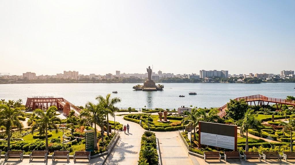 Lake Front Park , Hussain Sagar